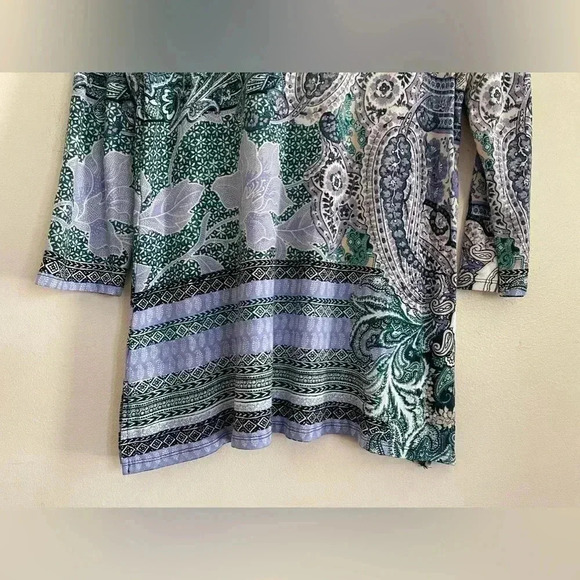 Chico’s — Villa Paisley V-Neck Top - Picture 6 of 12